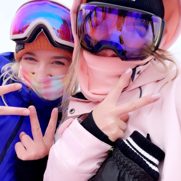 Meet your Posher, Caitlin - Picture 6 of 16